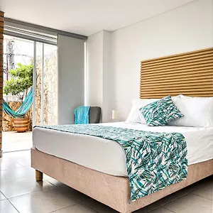 gorgeous-new-flat-with-balcony-and-terrace.cali-hotels.com/