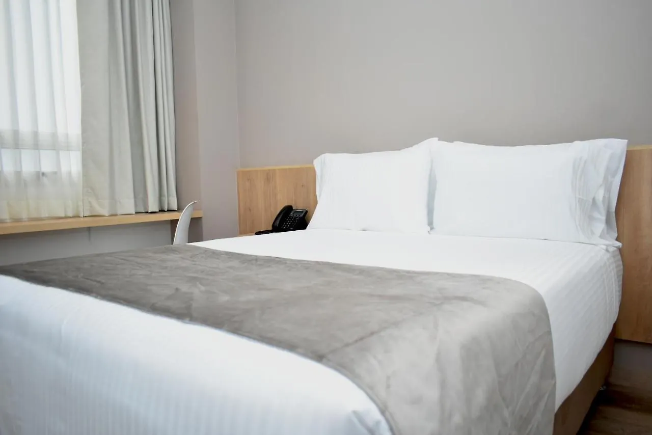 Em Hotel Corferias Embajada Americana Богота Колумбия