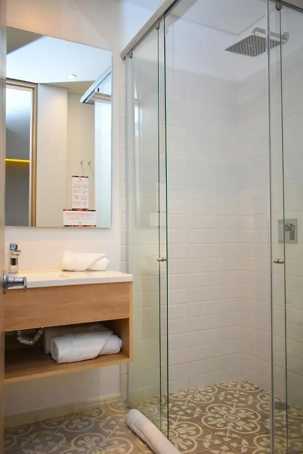 Em Hotel Corferias Embajada Americana Богота
